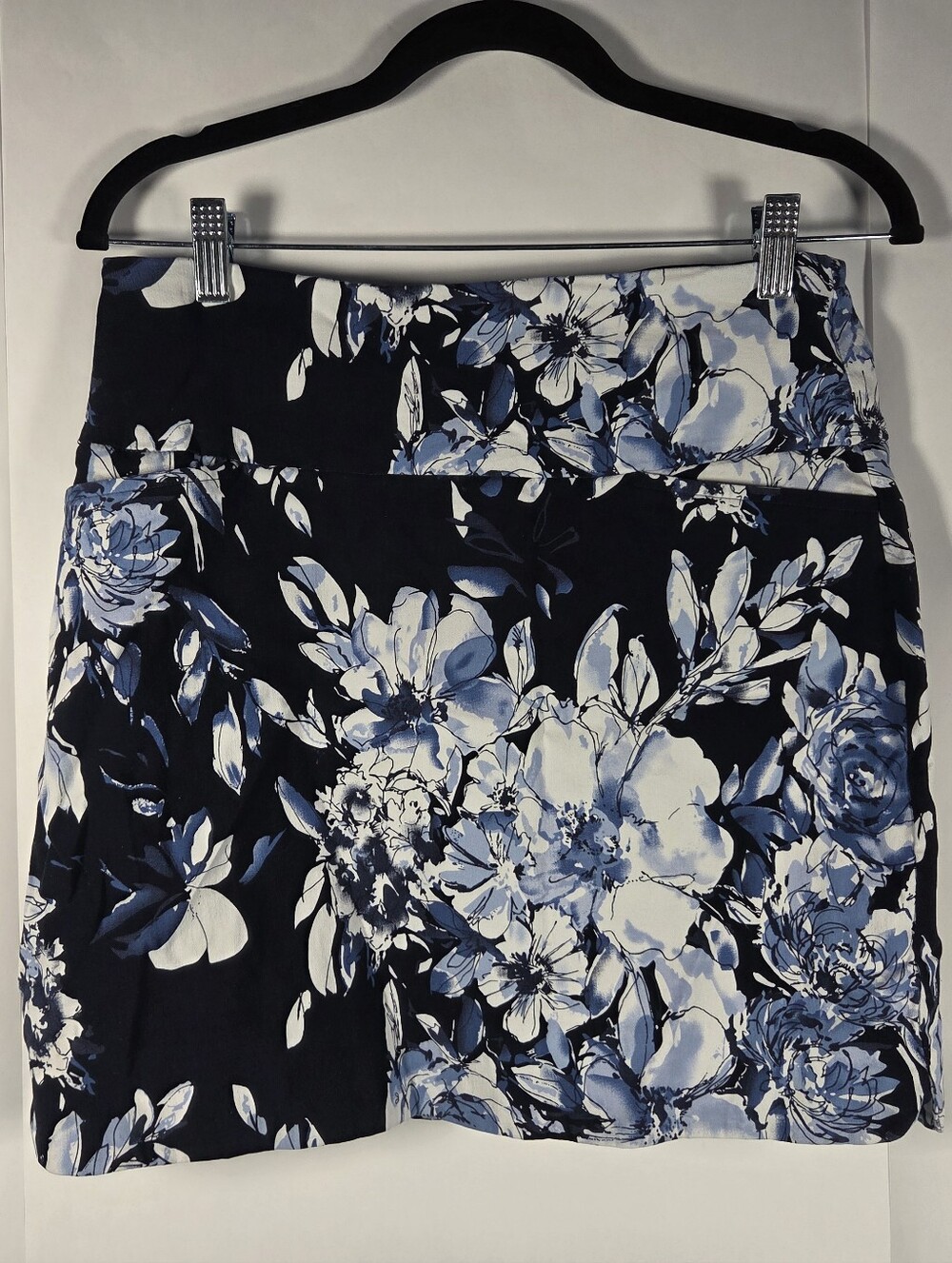 Women's Floral Mini Skirt - Navy & Light Blue
